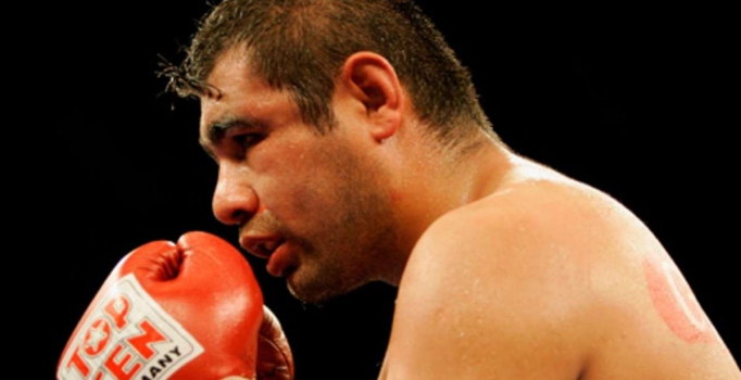 Boksör Sinan Şamil Sam yoğun bakıma alındı