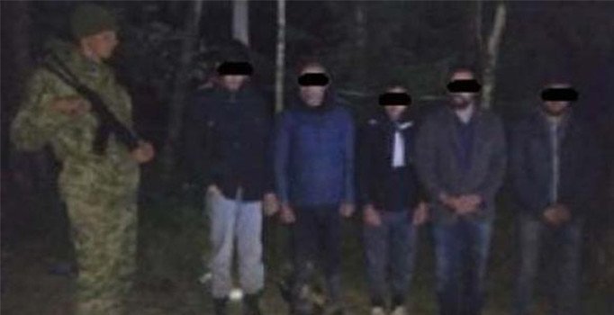 Ukrayna üzerinden Avrupa'ya gitmek isteyen Türkler ormanda kayboldu