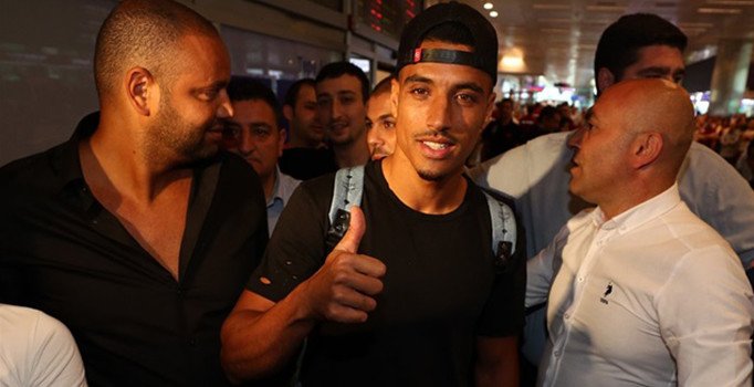 Fenerbahçe'nin yeni transferi Nabil Dirar İstanbul'da