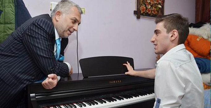 Ak Partili vekilden Beykozlu Mozart'a sürpriz ziyaret