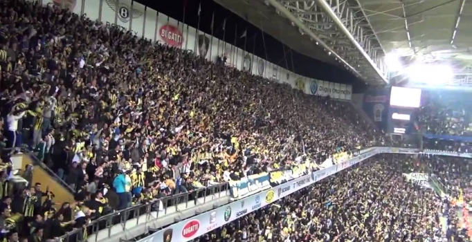 Maç sonrası Kadıköy Şükrü Saraçoğlu Stadyumu'nda olay çıktı