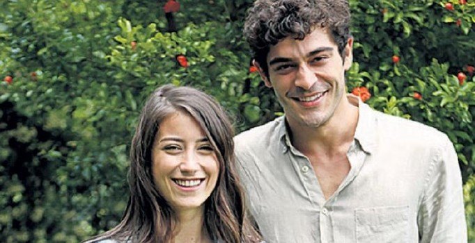 Hazal Kaya ve Burak Deniz yeni projeleriyle ekran başında