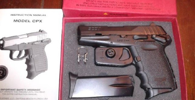 ABD'de silah firmasının 'İslamofobik' rozetine tepki