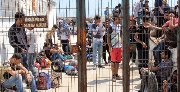 Yunan adalarına göçmen akını yine başladı