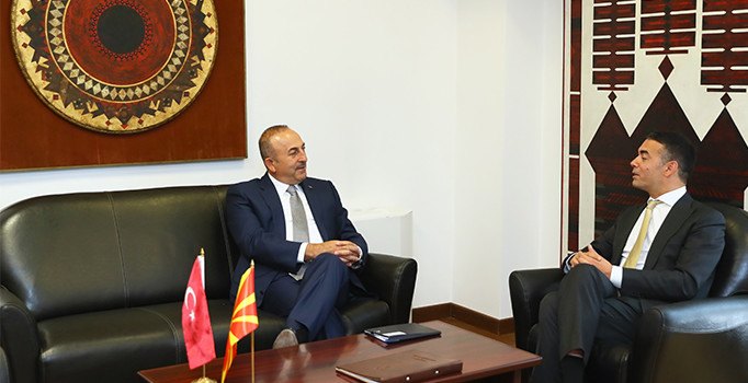 Çavuşoğlu Makedonya Cumhurbaşkanı İvanov ile görüştü
