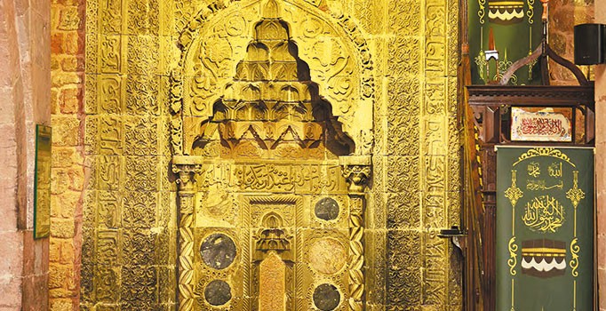 Mustafa Cambaz’ın objektifinden taşın nakış gibi işlendiği şaheser Develi Ulu Camii