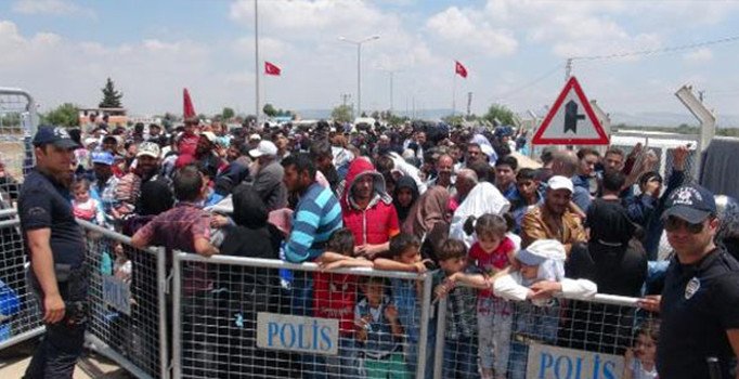 Kilis'ten ülkesine bayram için giden Suriyelilerin sayısı 20 bini aştı