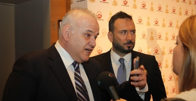 Ahmet Çakar: Sneijder derbide dayak yedi