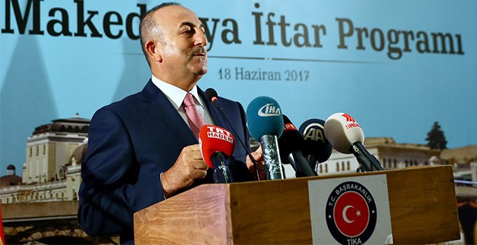 Bakan Çavuşoğlu, Makedonya'da iftar programına katıldı