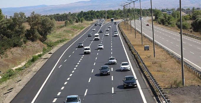 Emniyetten bayramda yola çıkacaklara uyarı:  36 'kara nokta'ya dikkat