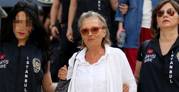 Nazlı Ilıcak ve Mehmet Altan hakim karşısına çıktı