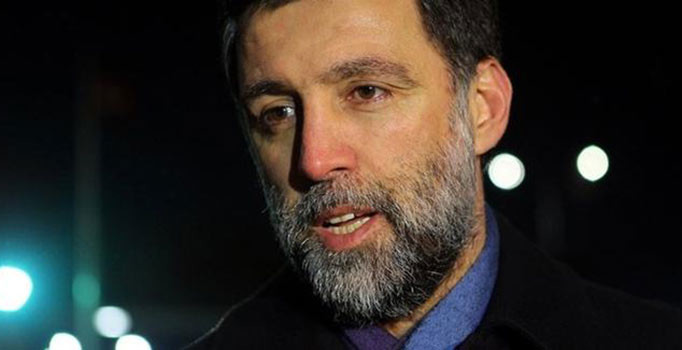 Hakan Şükür'ün fahri doktorasını geri aldı