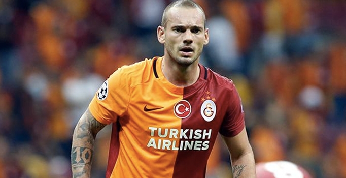 Beraberlik için gelen tebrik Sneijder'i kızdırdı