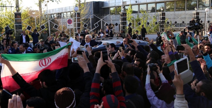 İran müzakere heyeti New York'a hareket etti