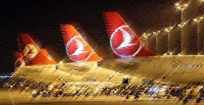 THY uçağı İstanbul üzerinde havada 7 saat tur attı