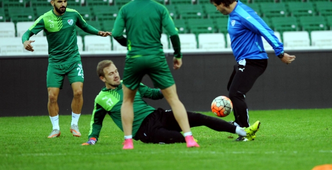 Bursaspor Timsah Arena’daki ilk antrenmanını yaptı