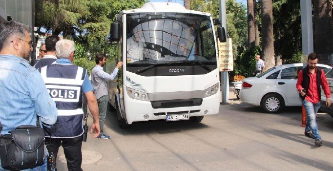 Askerlerin zehirlenmesiyle ilgili yemek şirketi müdürü gözaltına alındı | Son dakika haberler