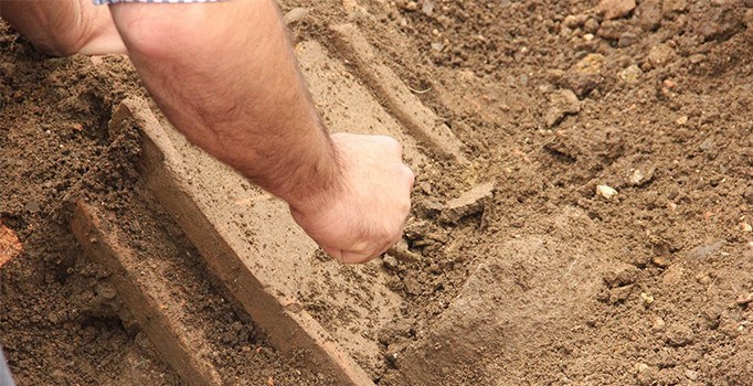 Samsun’da yol çalışmasında 2 tarihi mezar bulundu