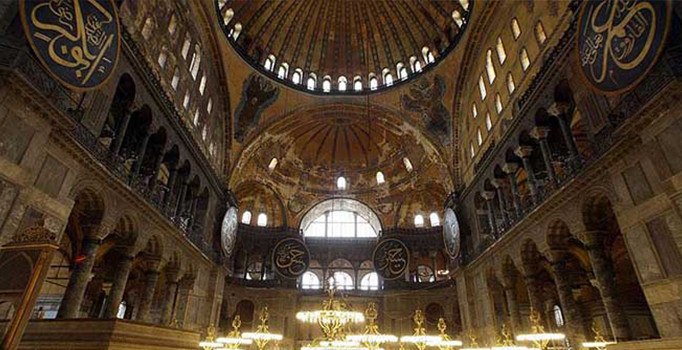 Ayasofya'daki ezan Yunanistan'ı rahatsız etti