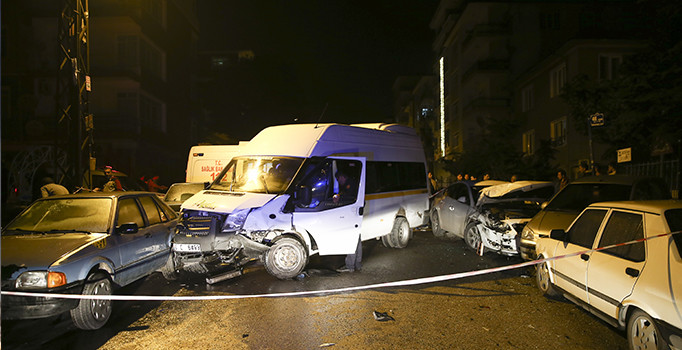 Ankara'da servis kazası: 8 yaralı