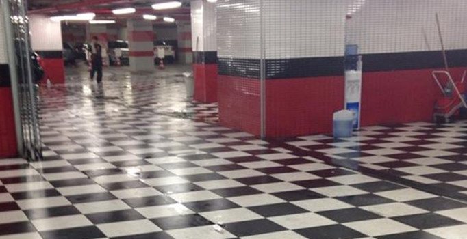 Akasya AVM'nin otoparkında skandal: Kadın müşteriye saldırdılar