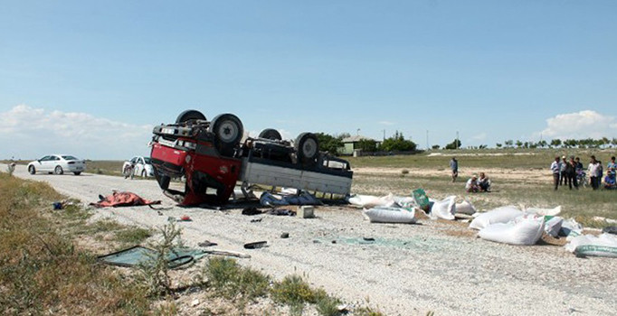 Aksaray'da kamyonet takla attı: 1 ölü, 1 yaralı