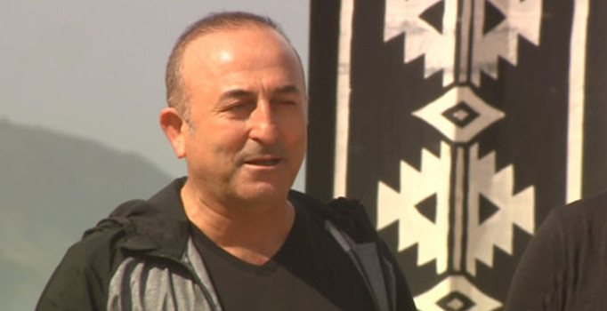Bakan Çavuşoğlu'ndan Survivor sürprizi