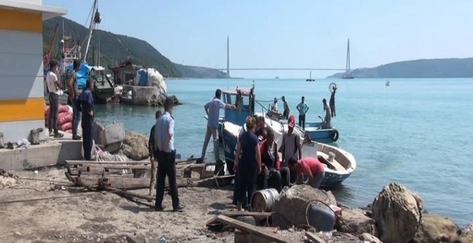 Sarıyer'de balıkçı teknesi kayalıklara çarptı: 3 yaralı