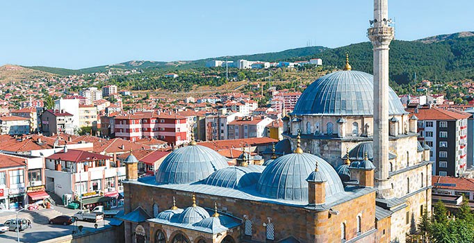 Mustafa Cambaz’ın objektifinden Çapanoğlu’nun çift renkli ulu camisi