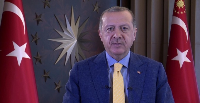 Cumhurbaşkanı Erdoğan'dan bayram mesajı...'Suriye ve Irak'ta oynanan oyunların farkındayız'