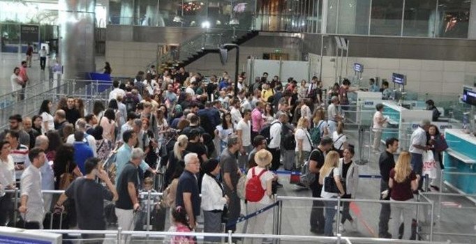 Uyarılar dikkate alındı, Atatürk Havalimanı'nda izdiham yaşanmadı