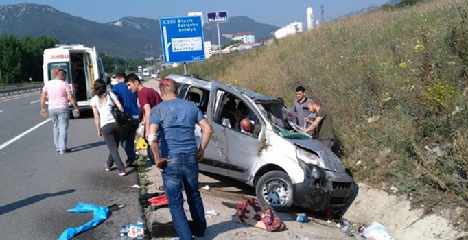 Bilecik'te trafik kazası: 3 yaralı