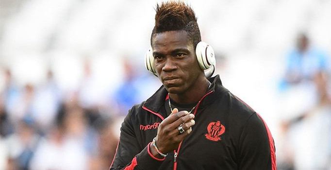 Balotelli imzayı attı