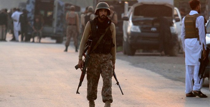 Pakistan'da tanker patladı: 123 ölü