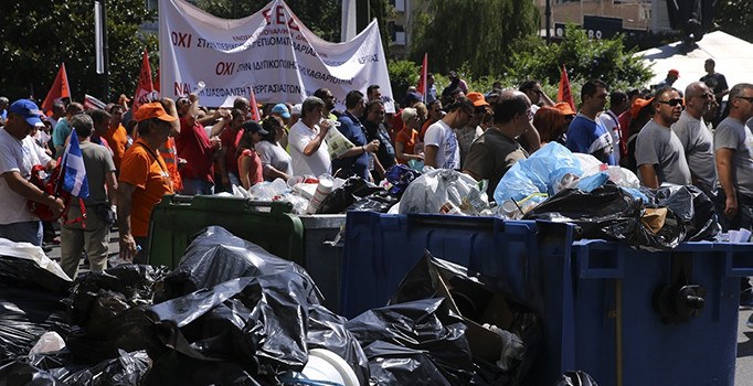 Yunanistan'da 'çöp krizi' sürüyor