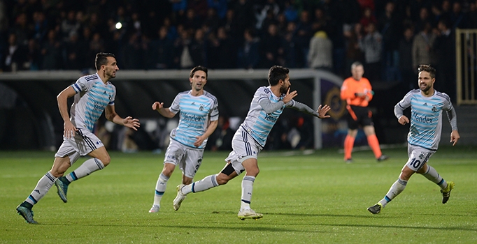 Fenerbahçe Osmanlıspor'u deplasmanda 1-0 mağlup etti