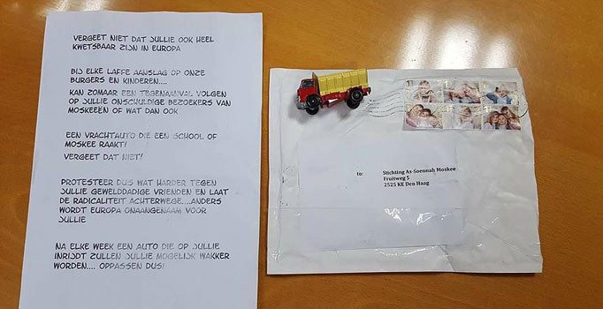 Hollanda'da bir camiye İslamofobik tehdit mektubu