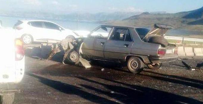 Sosyal medyada canlı yayın yaparken kaza geçirdiler | Bitlis haberleri