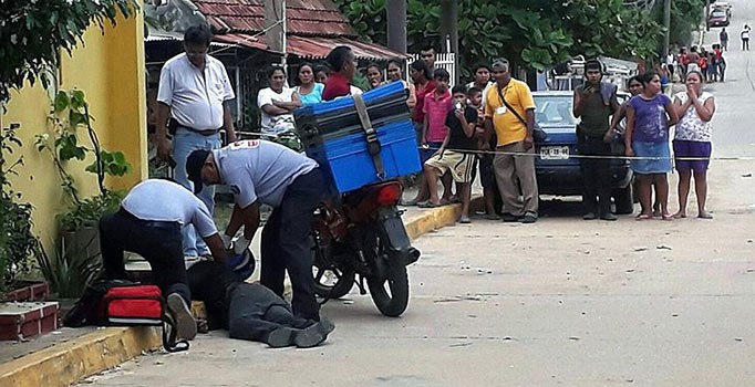Meksika'da silahlı saldırı: 4'ü çocuk 11 ölü