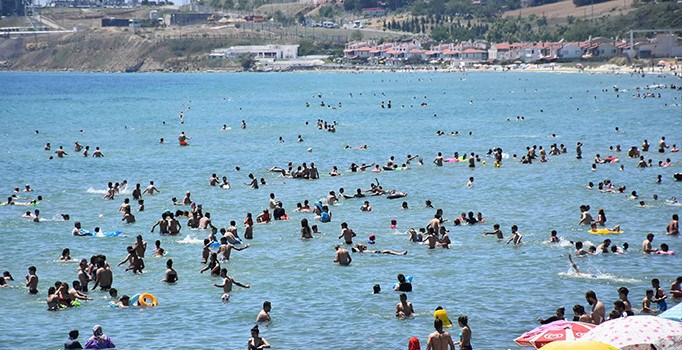 Tekirdağ plajlarındaki yoğunluk sürüyor