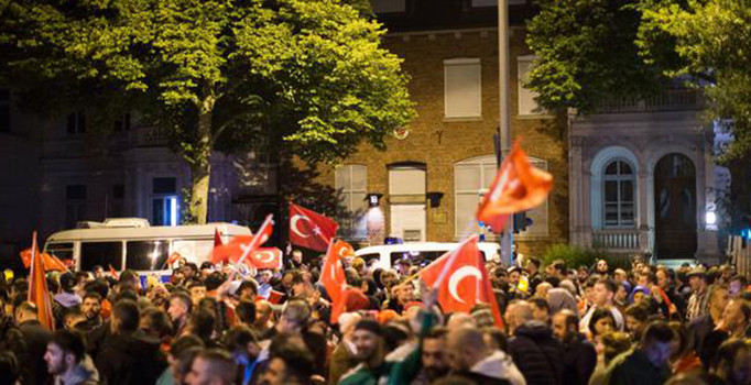Türkiye FETÖ'cülerin iadesi konusunda Almanya'ya baskıyı artırdı