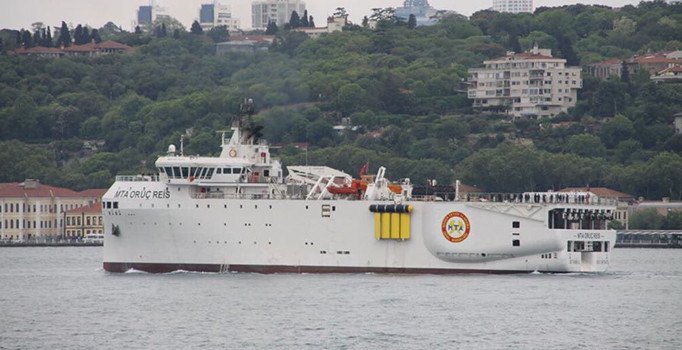 Sismik araştırma gemisi MTA Oruç Reis Karadeniz'de petrol ve doğalgaz arayacak