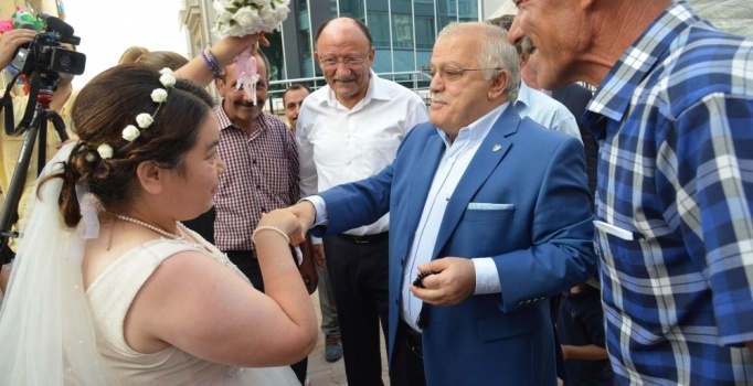 Engelli Zeliha’ya damatsız düğün