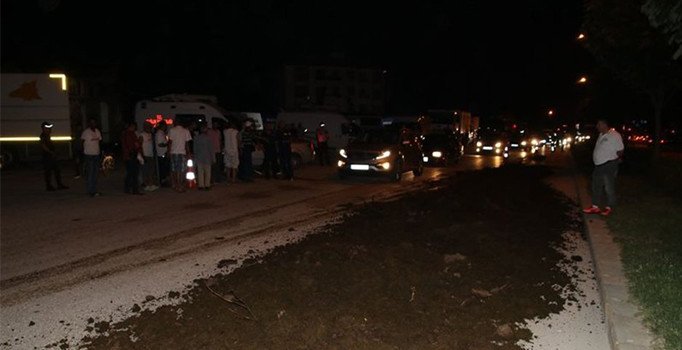 CHP'nin yürüyüşünde yola tezek döken kamyon sürücüsüne 3 bin TL ceza verildi