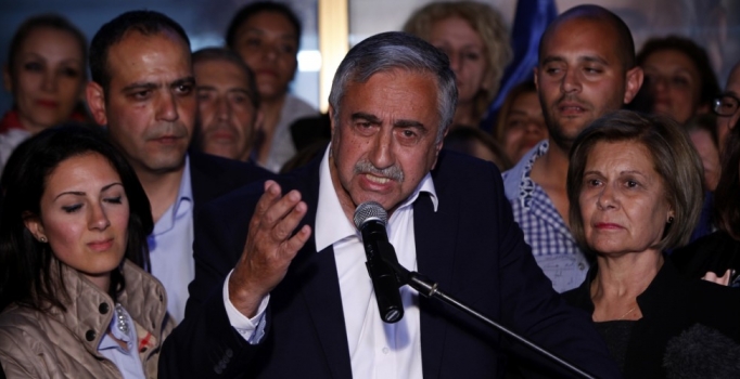 KKTC'de bir devrin sonu: Cumhurbaşkanı Mustafa Akıncı oldu