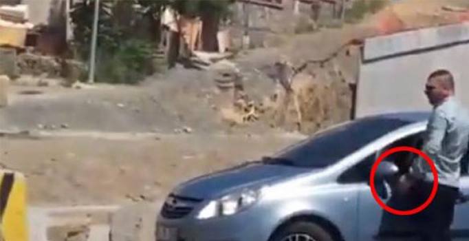 Çamlıca Üsküdar bağlantı yolunda trafik çetesi... 1 lira ver geç