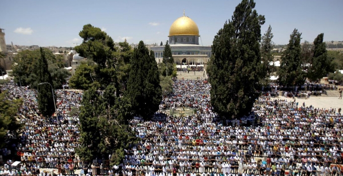 120 bin Müslüman bayram namazını Mescid-i Aksa'da kıldı