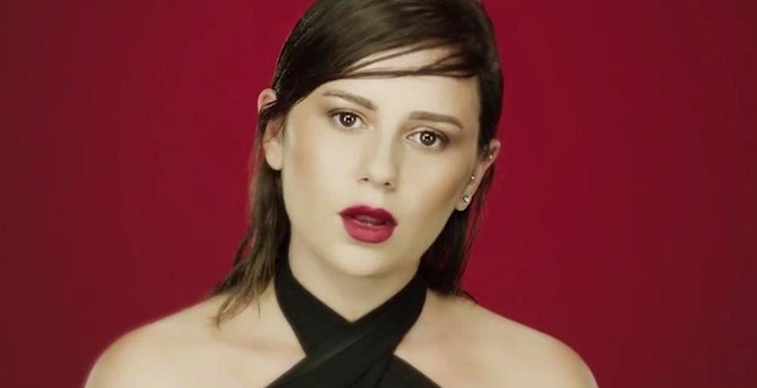 Merve Özbey iyilik yapmak isterken hakarete maruz kaldı