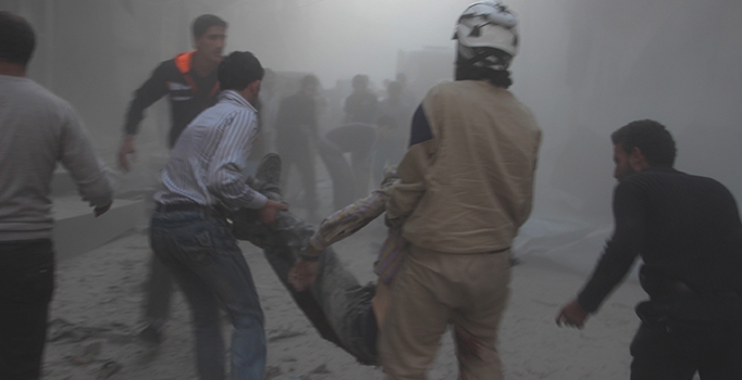 Esad'a bağlı hava güçlerinden Halep'teki sivillere saldırı: 45 ölü, 70 yaralı