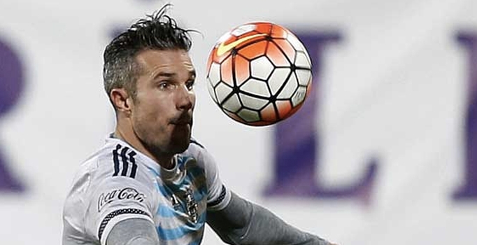 Van Persie'ye emekli futbolcu dediler